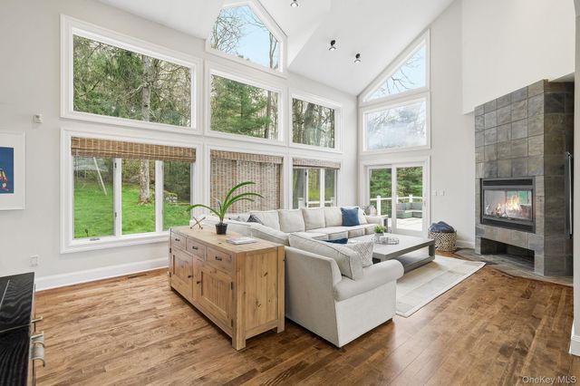 22 Random Farms Circle, Chappaqua, NY 10514