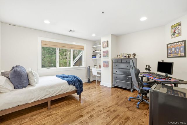 22 Random Farms Circle, Chappaqua, NY 10514