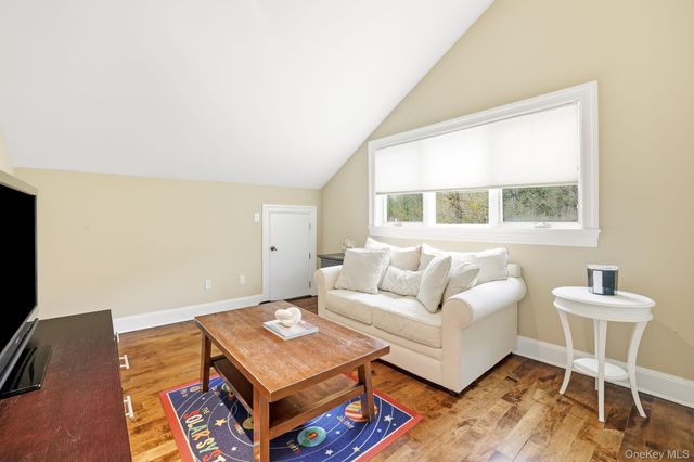 22 Random Farms Circle, Chappaqua, NY 10514