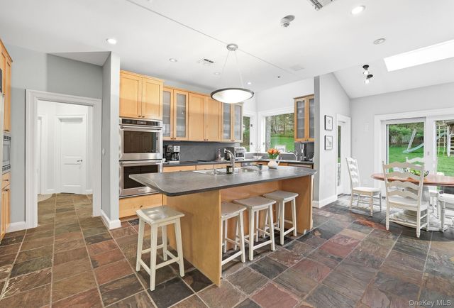 22 Random Farms Circle, Chappaqua, NY 10514