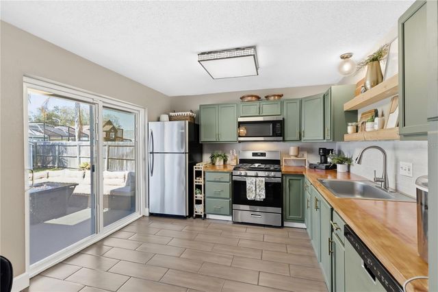 805 BELVOIR DRIVE, Davenport, FL 33837