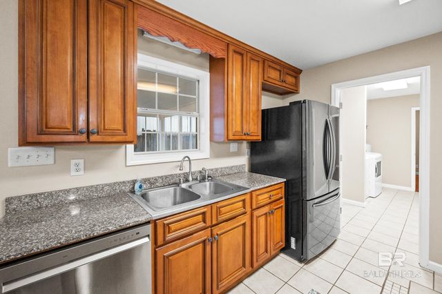 111 Montclair Loop, Daphne, AL 36526