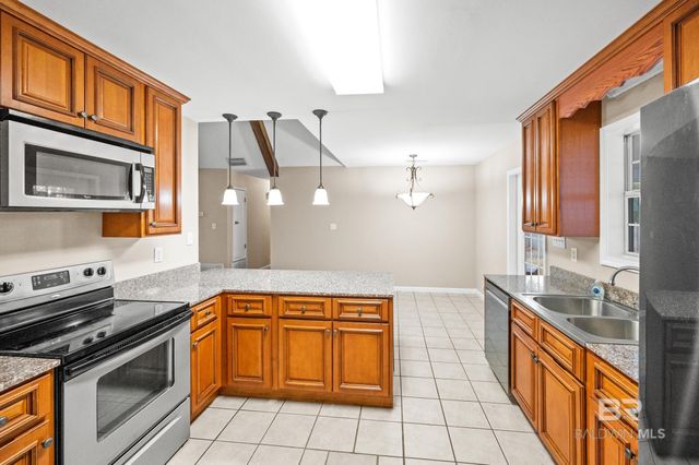 111 Montclair Loop, Daphne, AL 36526