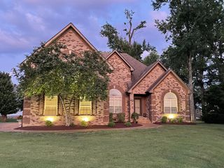100 Artesa Dr, White House, TN 37188
