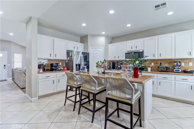 12660 Table Rock, Victorville, CA 92392