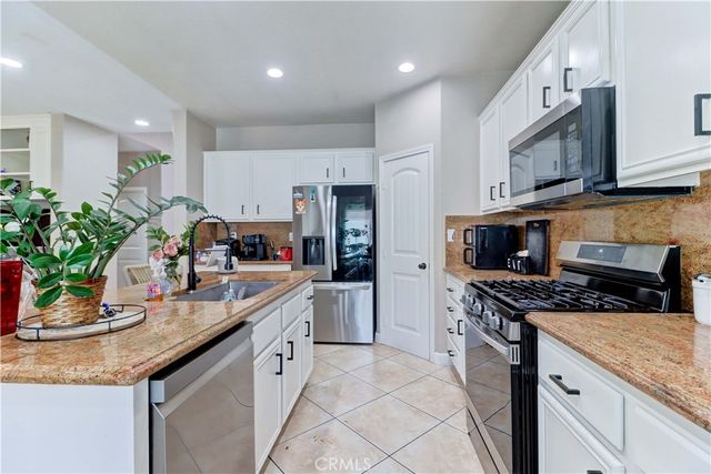 12660 Table Rock, Victorville, CA 92392