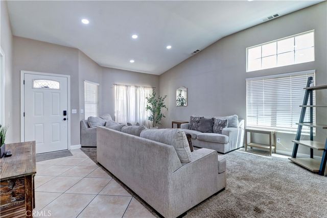 12660 Table Rock, Victorville, CA 92392