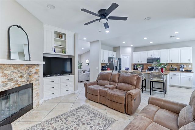 12660 Table Rock, Victorville, CA 92392