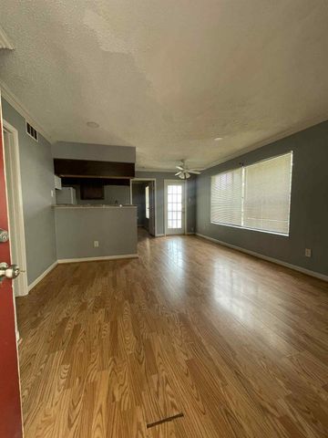 2750 Holly Hall Street 1414, Houston, TX 77054