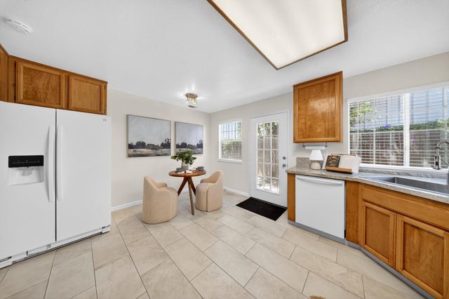 3863 Olivebranch Ln, Carmichael, CA 95608