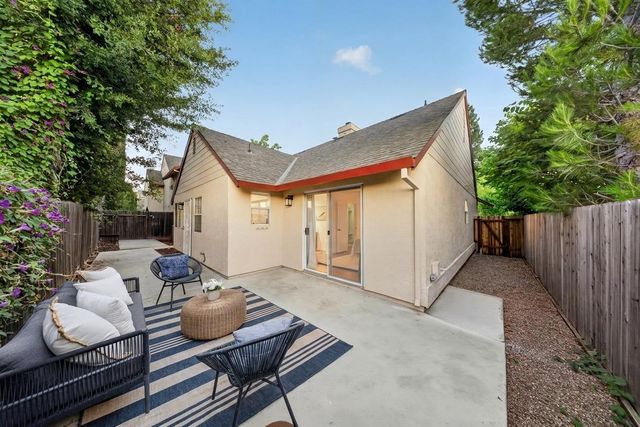 3863 Olivebranch Ln, Carmichael, CA 95608