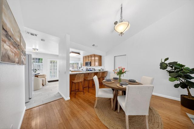 3863 Olivebranch Ln, Carmichael, CA 95608