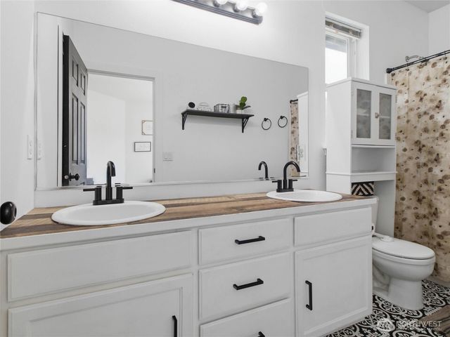 7253 Radius Loop SE, Lacey, WA 98513