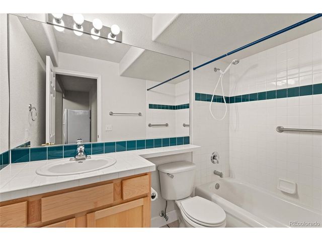 6686 S Reed Way B, Littleton, CO 80123