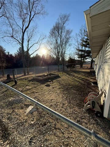 2332 55th Street Drive, Vinton, IA 52349