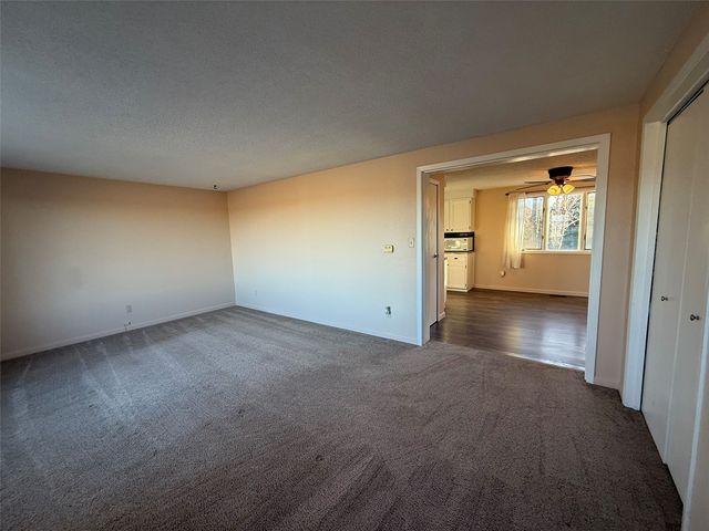 2332 55th Street Drive, Vinton, IA 52349