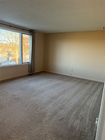 2332 55th Street Drive, Vinton, IA 52349