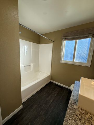 2332 55th Street Drive, Vinton, IA 52349