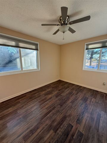 2332 55th Street Drive, Vinton, IA 52349