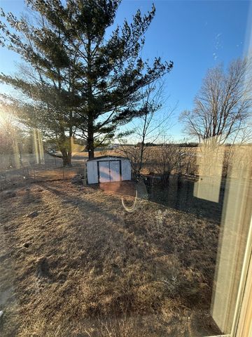 2332 55th Street Drive, Vinton, IA 52349