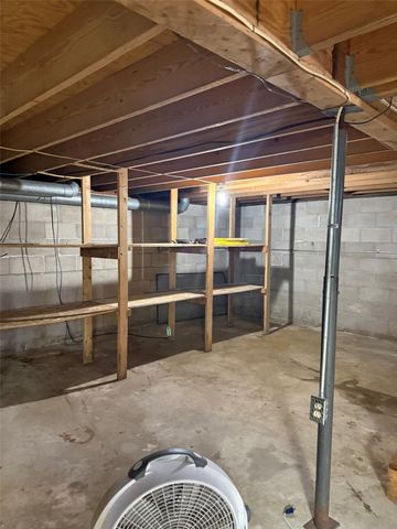 2332 55th Street Drive, Vinton, IA 52349