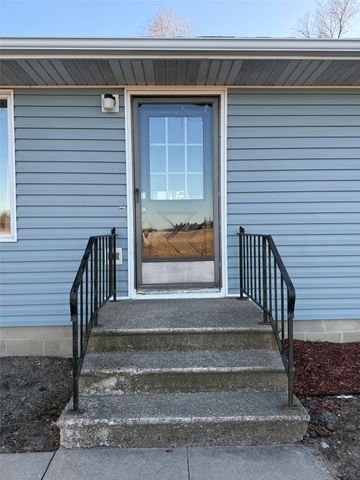 2332 55th Street Drive, Vinton, IA 52349