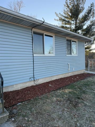 2332 55th Street Drive, Vinton, IA 52349