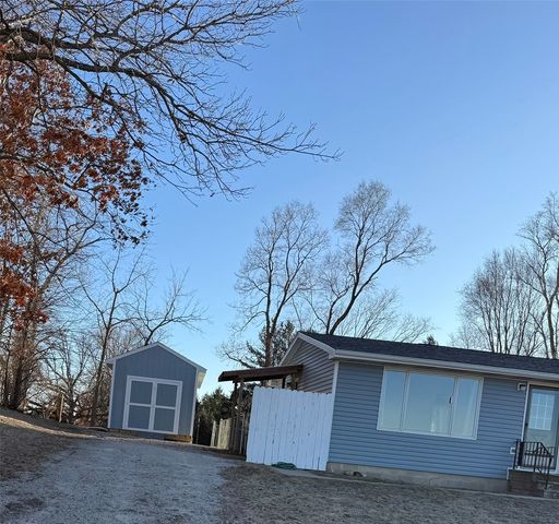 2332 55th Street Drive, Vinton, IA 52349