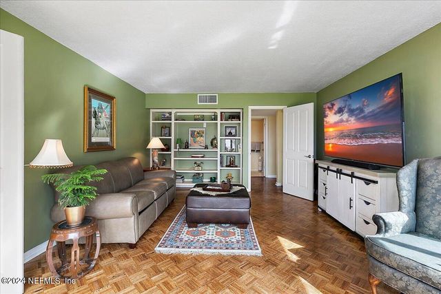 6000 SAN JOSE Boulevard 101, Jacksonville, FL 32217