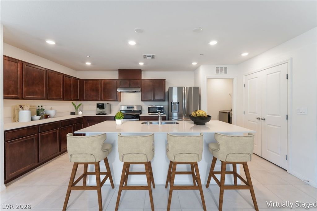 10807 Power Hike Avenue, Las Vegas, NV 89166 — photo 3