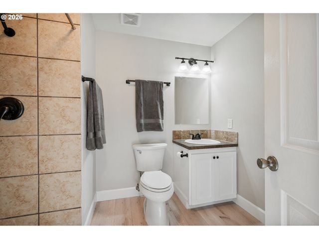 13012 Ne 43RD St, Vancouver, WA 98682