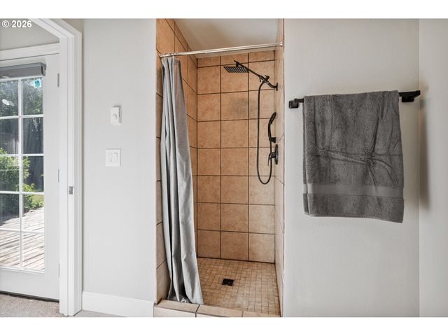 13012 Ne 43RD St, Vancouver, WA 98682