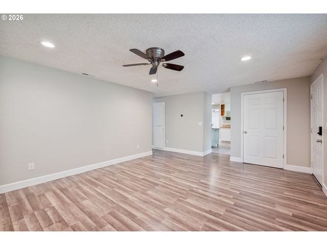 13012 Ne 43RD St, Vancouver, WA 98682