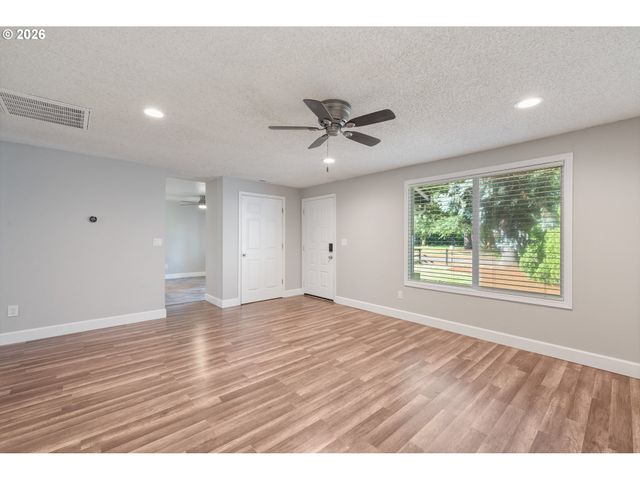 13012 Ne 43RD St, Vancouver, WA 98682