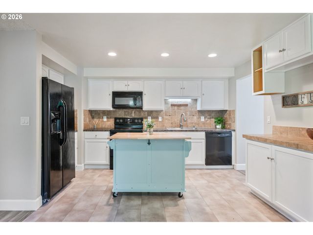 13012 Ne 43RD St, Vancouver, WA 98682