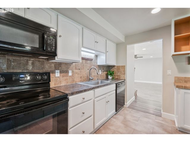 13012 Ne 43RD St, Vancouver, WA 98682