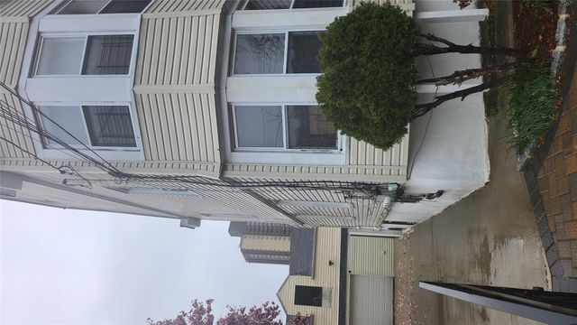 846 215th. Street E, Bronx, NY 10467