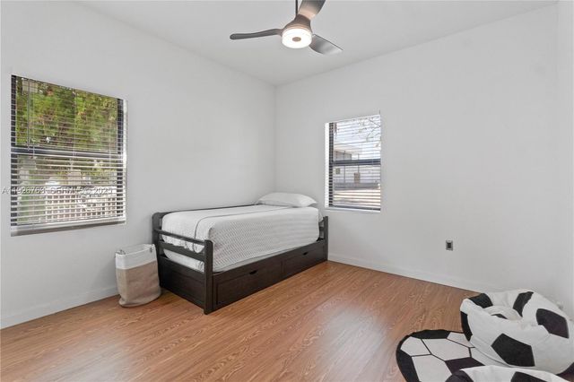 601 SW 1st St, Hallandale Beach, FL 33009