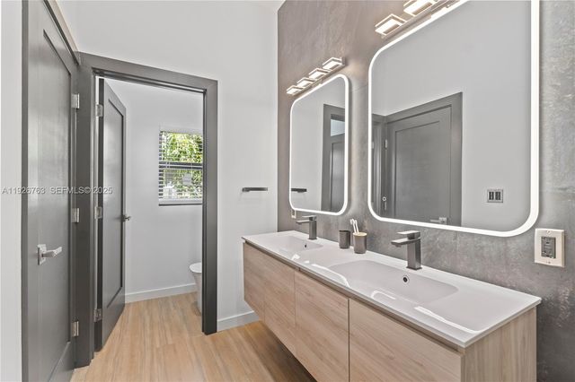 601 SW 1st St, Hallandale Beach, FL 33009