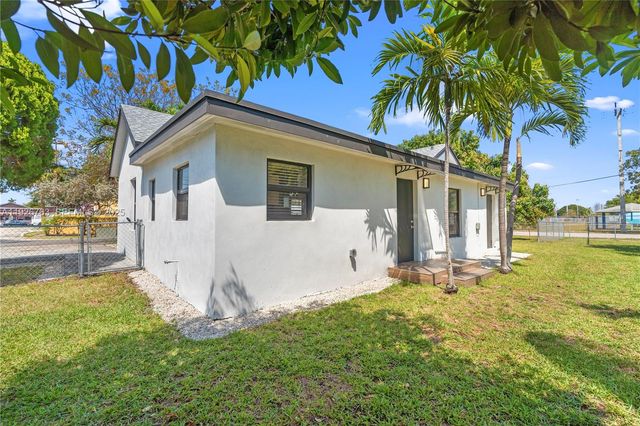 601 SW 1st St, Hallandale Beach, FL 33009