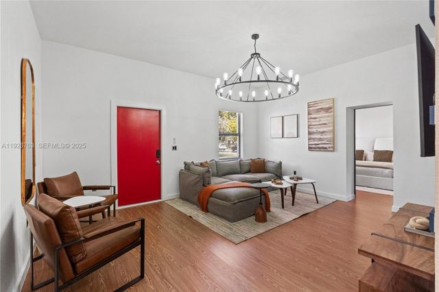 601 SW 1st St, Hallandale Beach, FL 33009