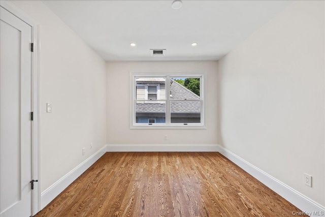 7 Wyanoke Street, White Plains, NY 10606
