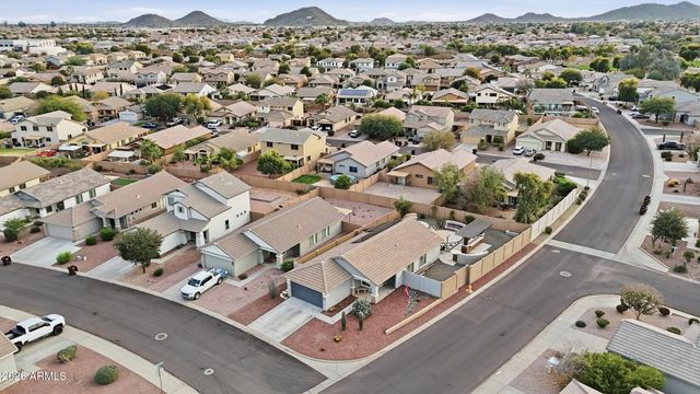 2013 W Prospector Way, San Tan Valley, AZ 85144
