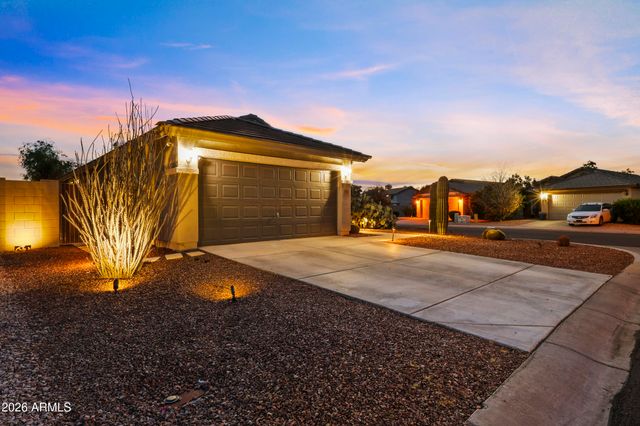 2013 W Prospector Way, San Tan Valley, AZ 85144