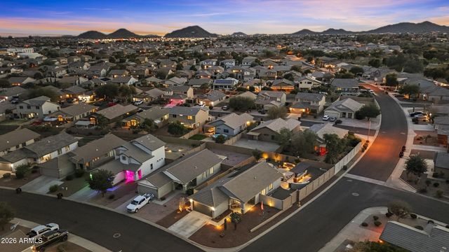 2013 W Prospector Way, San Tan Valley, AZ 85144