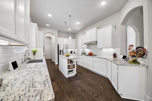 19 Peace Tree Way, Tomball, TX 77375