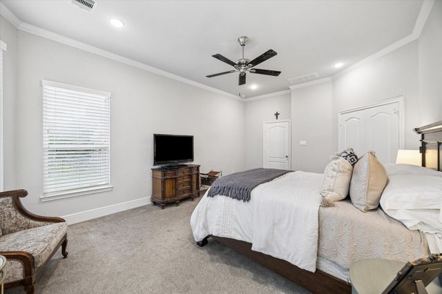 19 Peace Tree Way, Tomball, TX 77375