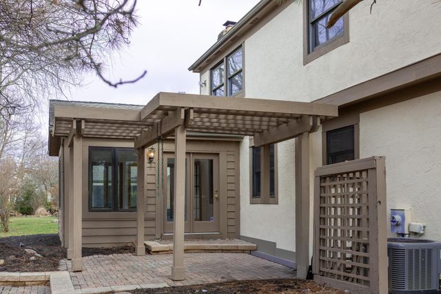 7081 Wendy Trail Lane, Dublin, OH 43017