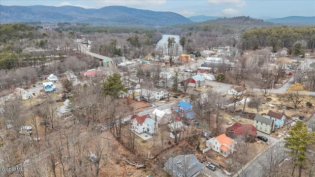 16 Hill Street, Lake Luzerne, NY 12846