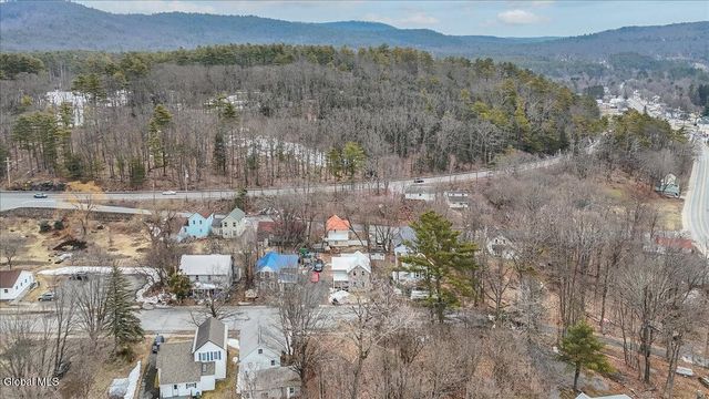 16 Hill Street, Lake Luzerne, NY 12846